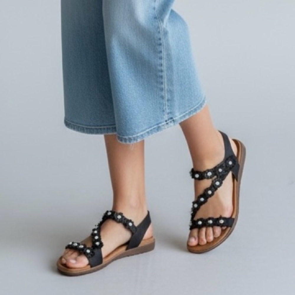 Patrizia By Spring Step Black Comfort Sandals Size US 9.5 / EU40 Floral